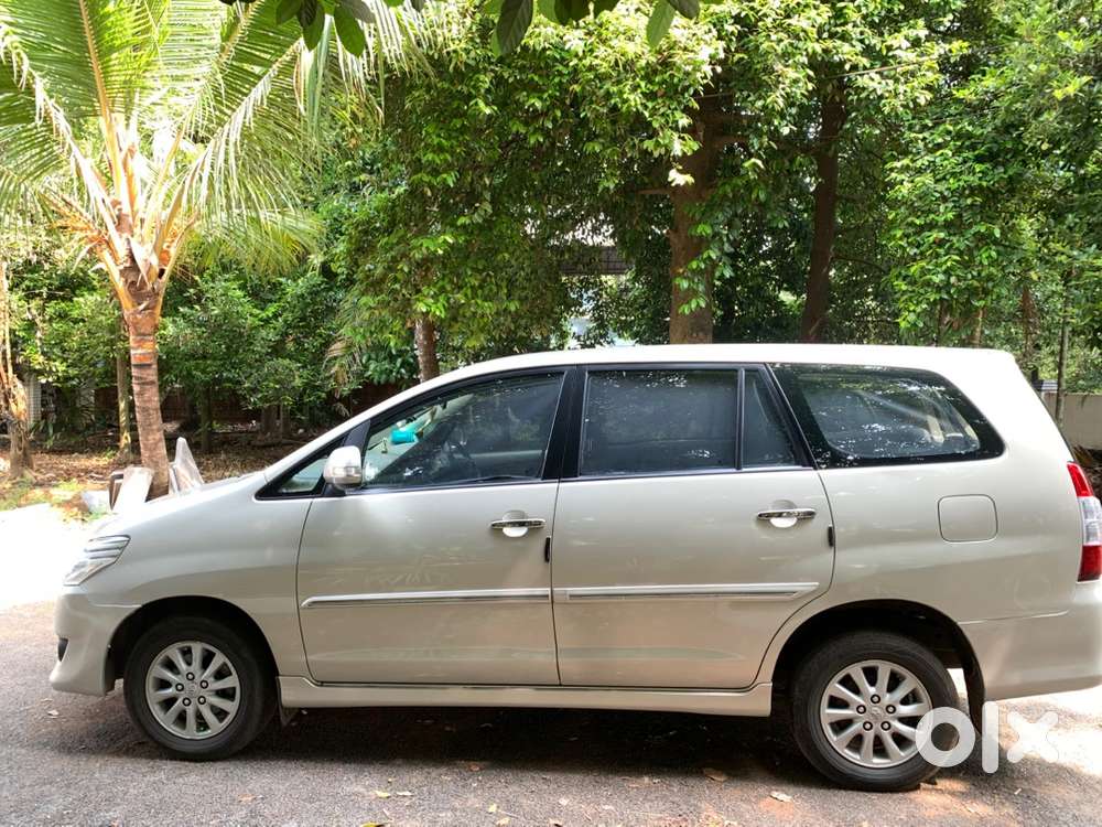 Toyota Innova (v ) Option 2013 Diesel Well Maintained