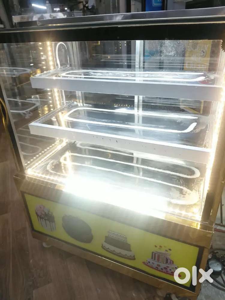 DISPLAY FRIDGE COUNTER