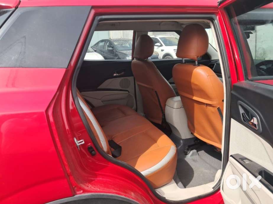 Mahindra Xuv300 W8, 2022, Petrol