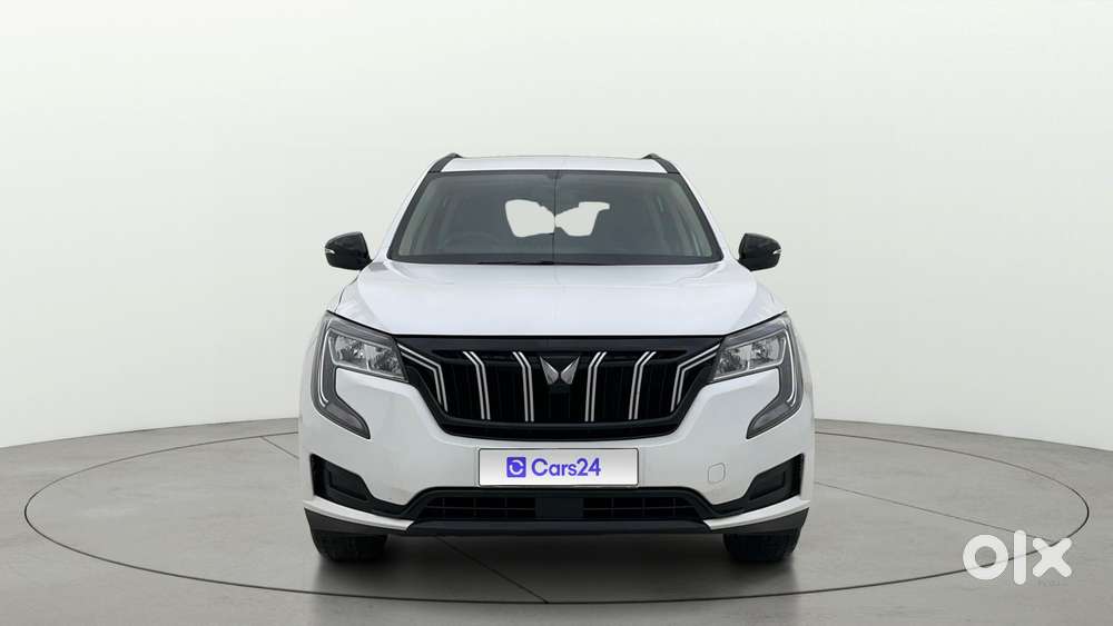 Mahindra Xuv700 2.0 Mx Petrol Mt 5 Str, 2022, Petrol