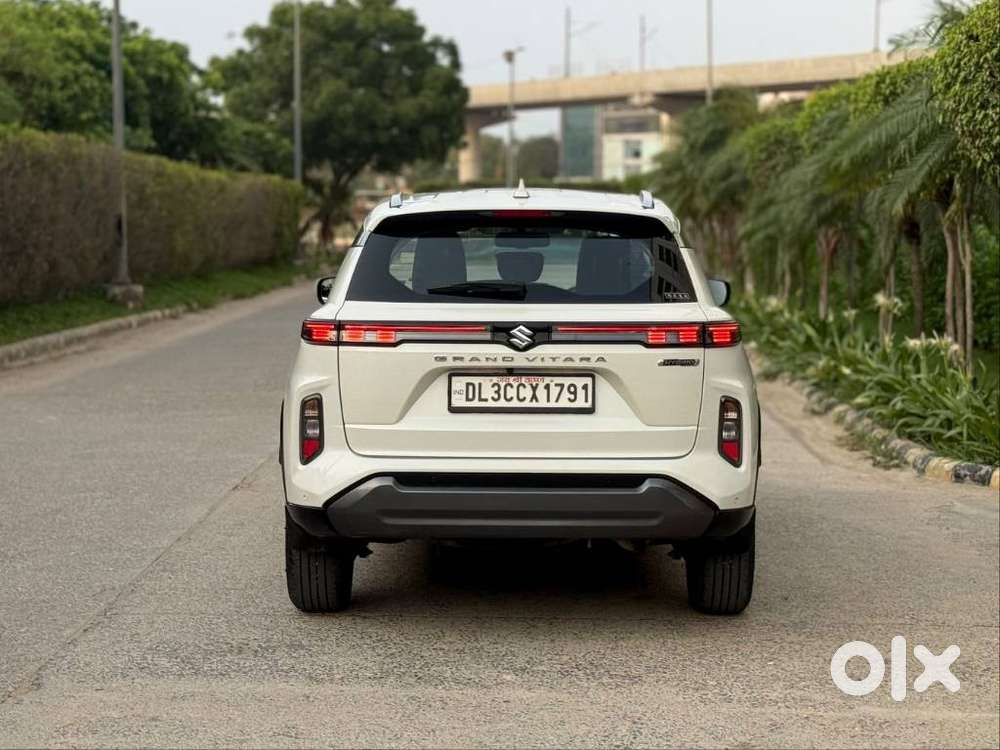 Maruti Suzuki Grand Vitara 1.5 Alpha Plus Intelligent Hybrid Ecvt, 2..