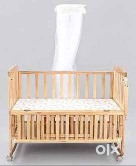 Wooden baby cradle second hot sale hand