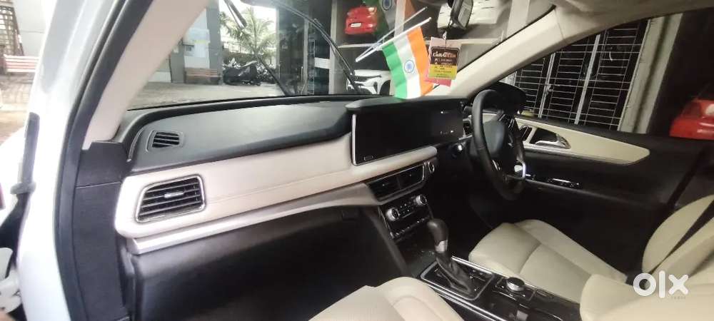 Mahindra Xuv700 Ax7 2025