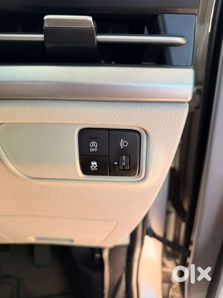 Kia Carens 1.5 Petrol 2024 7 Seater | 18800 Km Drive | 1st Owner