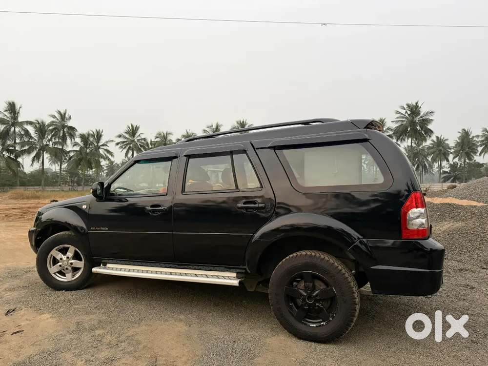 Force Motors Force One 2013