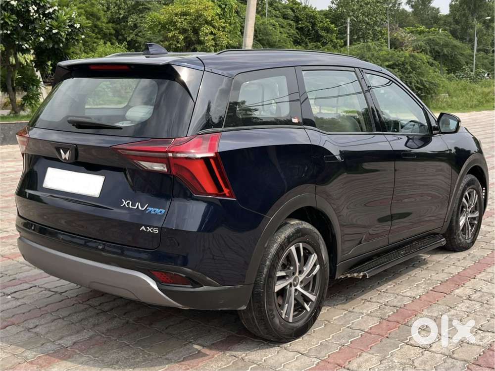 Mahindra Xuv700 Ax 5 Petrol Mt 7 Str (e), 2022, Petrol