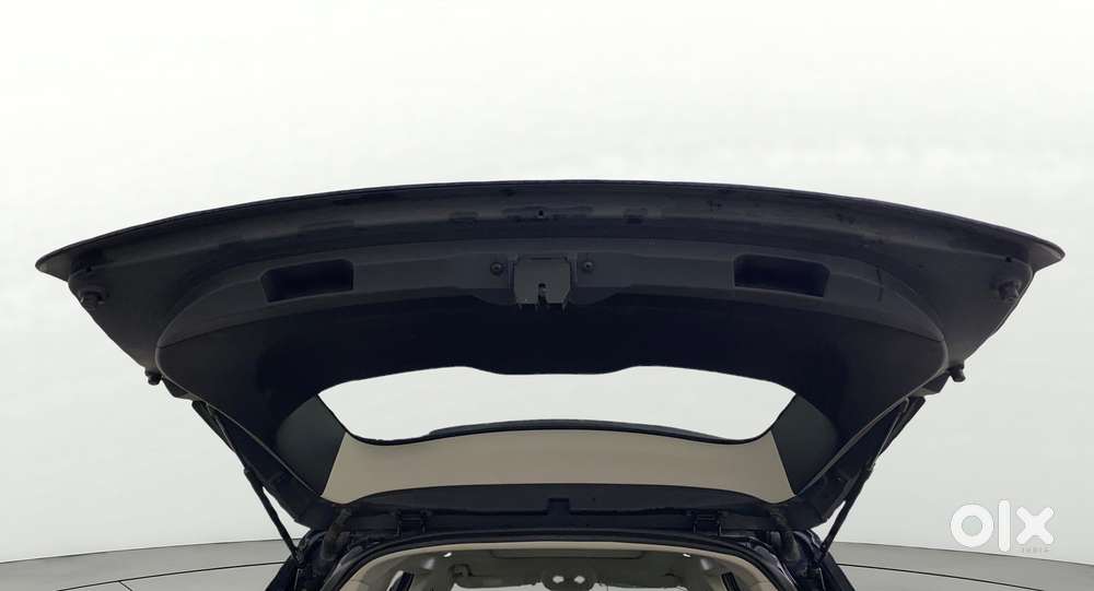 Mahindra Xuv700 2.0 Ax 5 Petrol At Str, 2024, Petrol