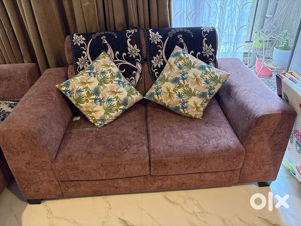 5 seater new like Sofa.
