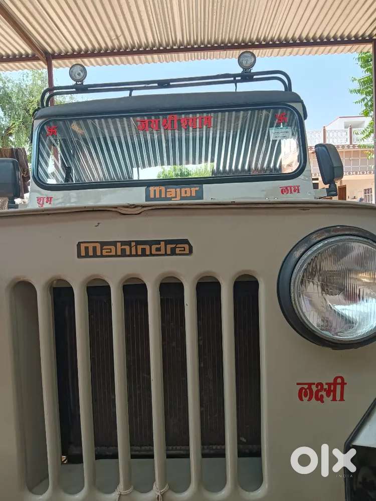 Mahindra Di 4+1 Gyre Jeep