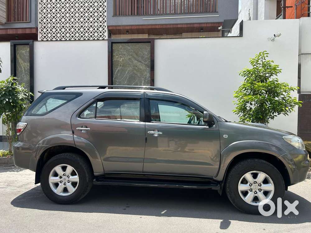 Toyota Fortuner, 2011, Diesel