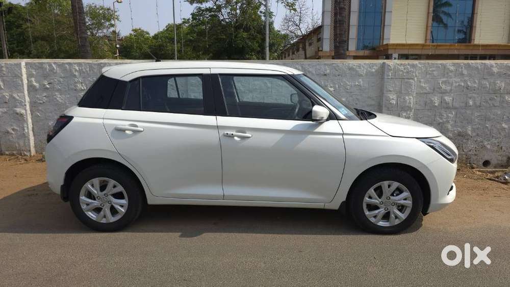 Maruti Suzuki Swift Zxi Plus Amt Dual Tone, 2025, Petrol