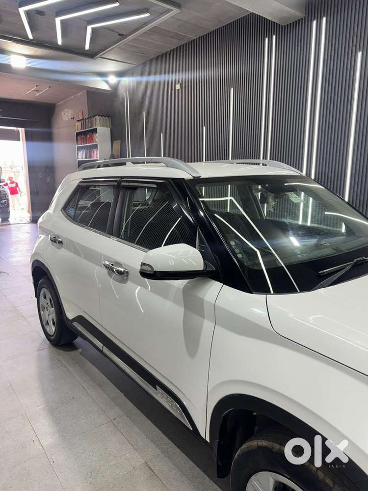 Hyundai Venue 2022 Petrol Well Maintained