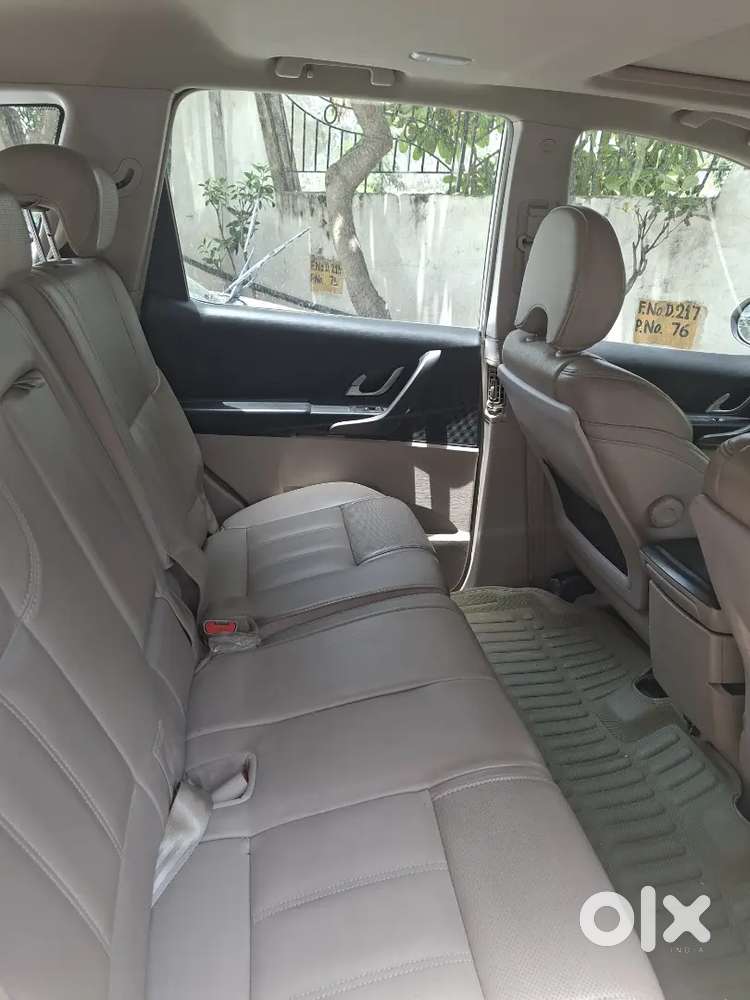 Mahindra Xuv500 2017 Diesel Only 22000 Km Driven With Sunroof