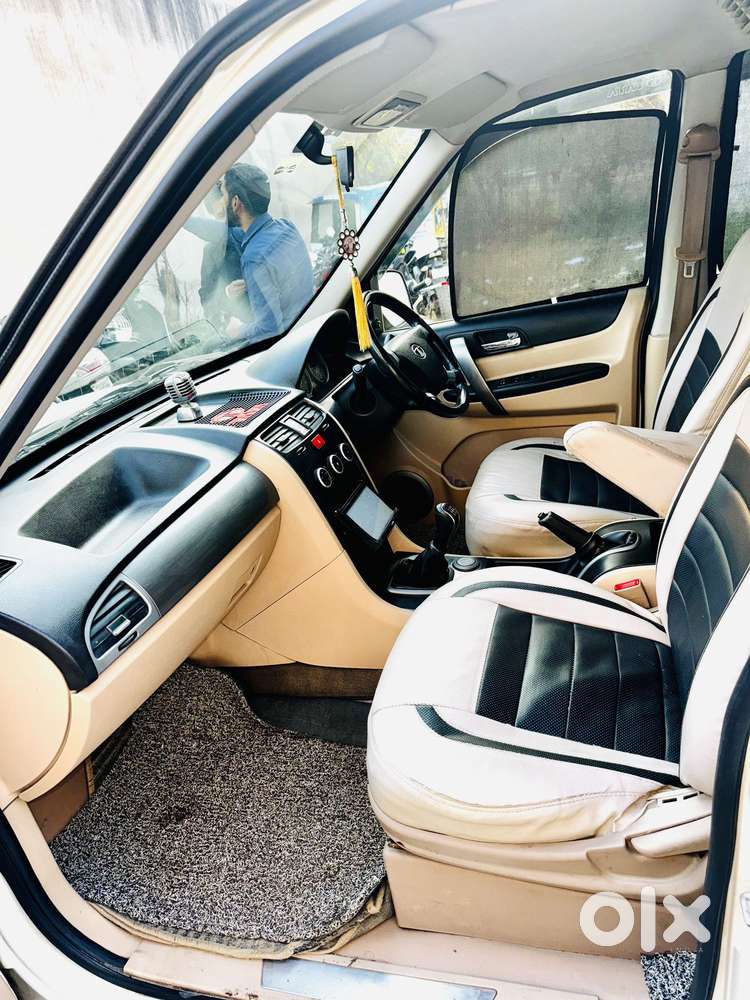 Tata Safari Storme 2012-2015 Explorer Edition, 2015, Diesel