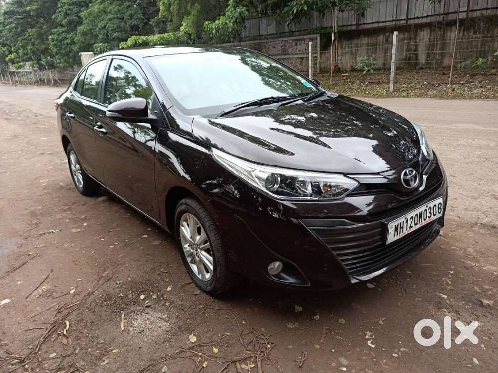 Toyota Yaris V Cvt, 2018, Petrol