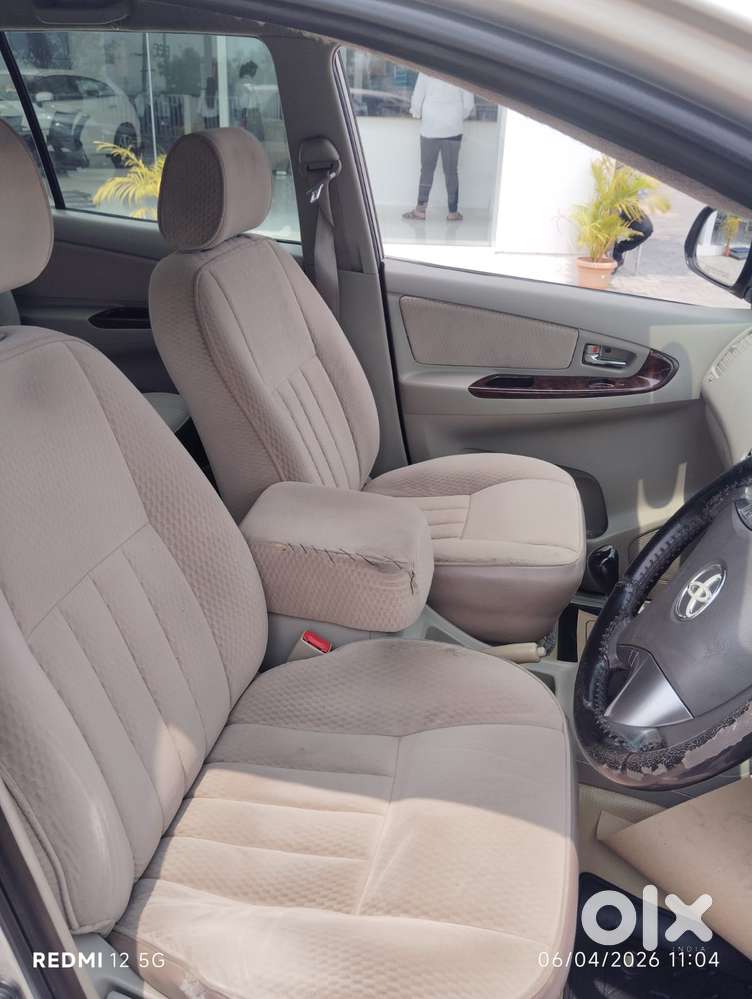 Toyota Innova 2.5 Vx 7 Seater Bs Iv, 2014, Diesel
