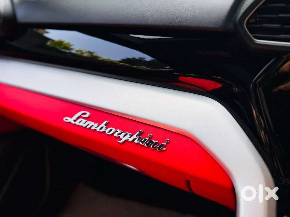 Lamborghini Urus V8, 2021, Petrol