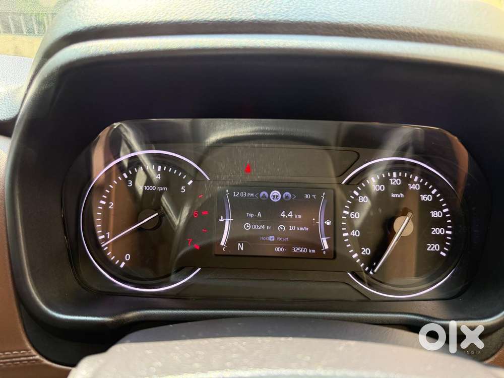 Mahindra Scorpio N Z4 Petrol Mt 7 Str, 2023, Petrol