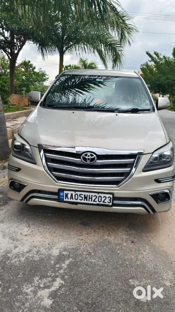 Toyota Innova 2.5 V 2014