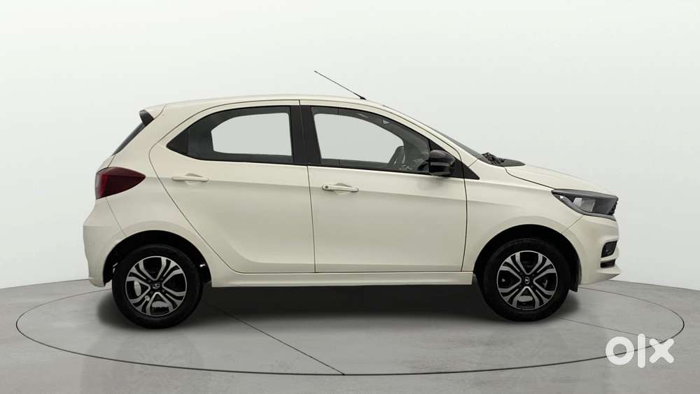 Tata Tiago 1.05 Revotorq Xt, 2023, Petrol