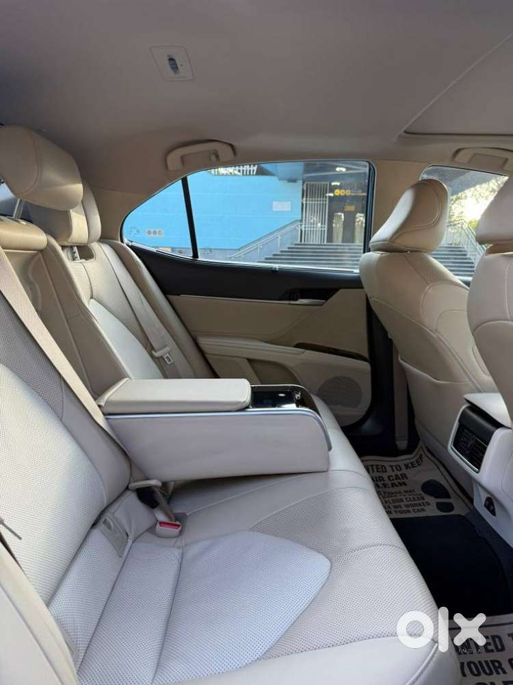 Toyota Camry Hybrid, 2022, Petrol