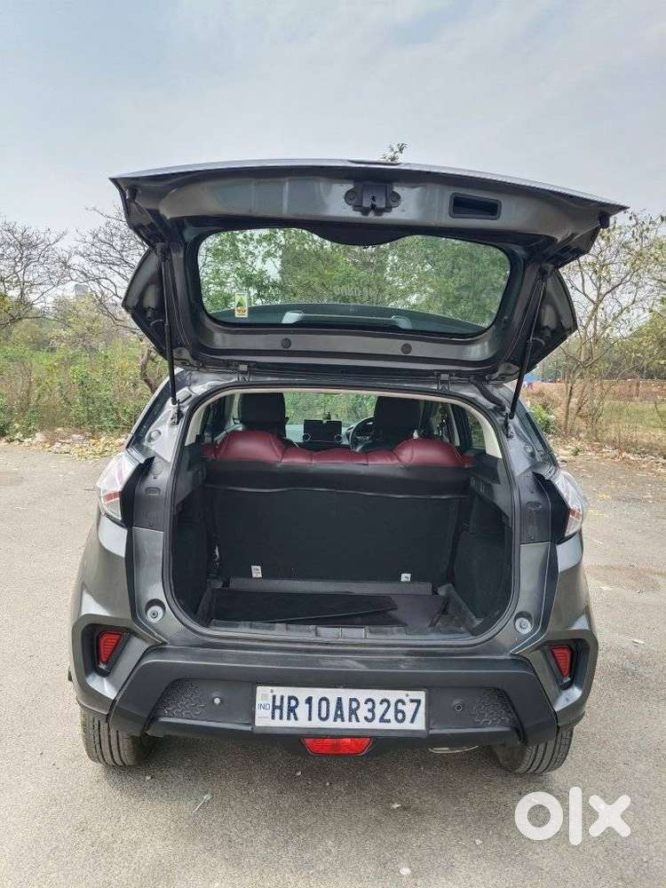Tata Nexon, 2023, Petrol