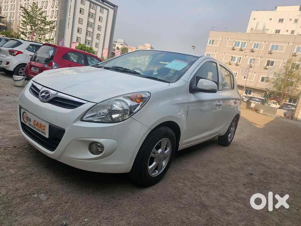 Hyundai I20 2009-2011 Asta, 2011, Petrol