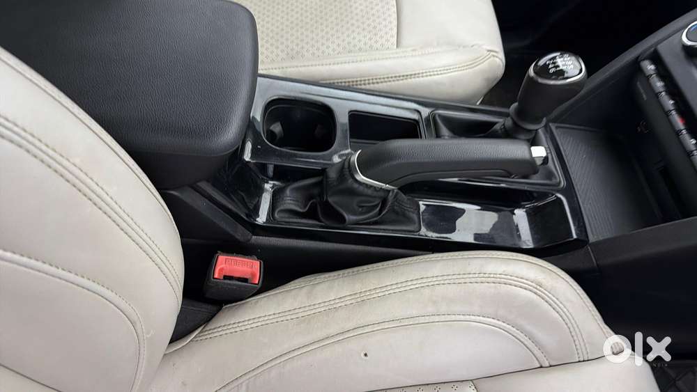 Mahindra Xuv700 2.0 Ax 5 Petrol Mt 7 Str, 2023, Petrol