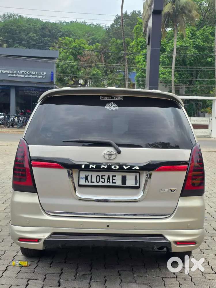 Toyota Innova 2012 2.5 V