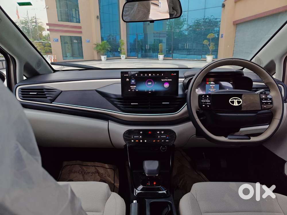 Tata Altroz, 2025, Petrol