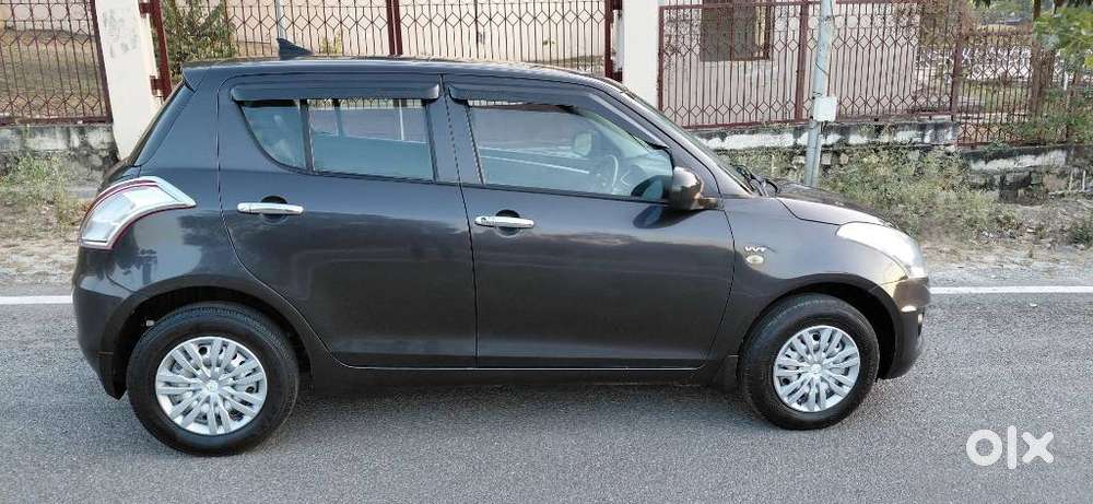 Maruti Suzuki Swift 1.2 Lxi (o), 2017, Petrol