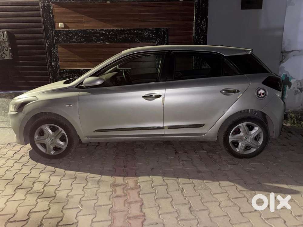 Model: Hyundai I20 Sportz 	•	Condition: Excellent, Daily Use Me Hai