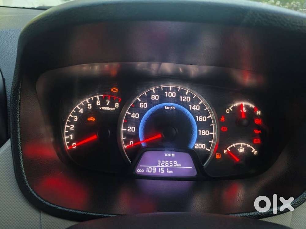 Hyundai Grand I10 Sportz, 2016, Petrol