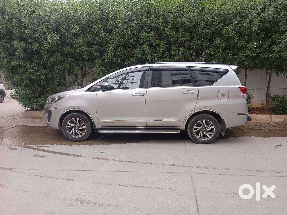 Toyota Innova Crysta 2.8 Gx At 8 Seater, 2022, Diesel