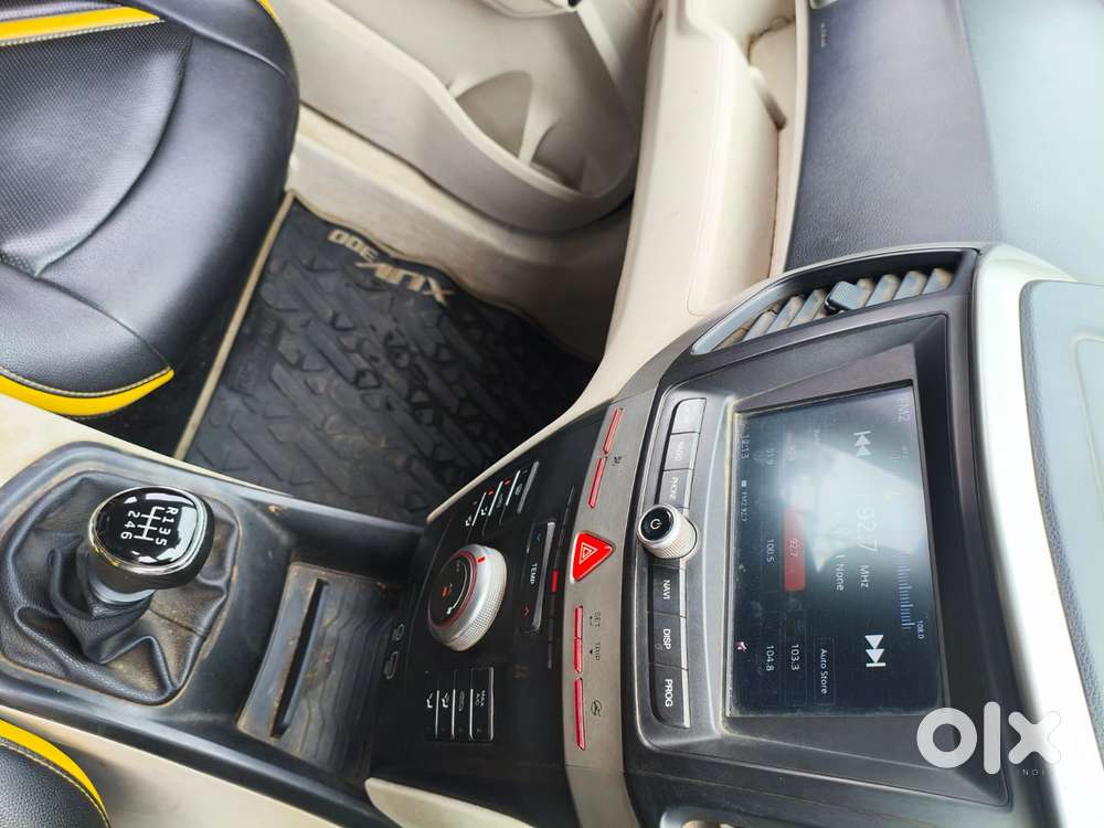 Mahindra Tuv 300 T6, 2019, Petrol