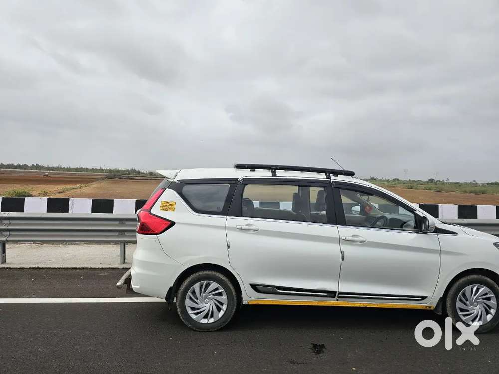 Maruti Suzuki Ertiga Vxi 2025
