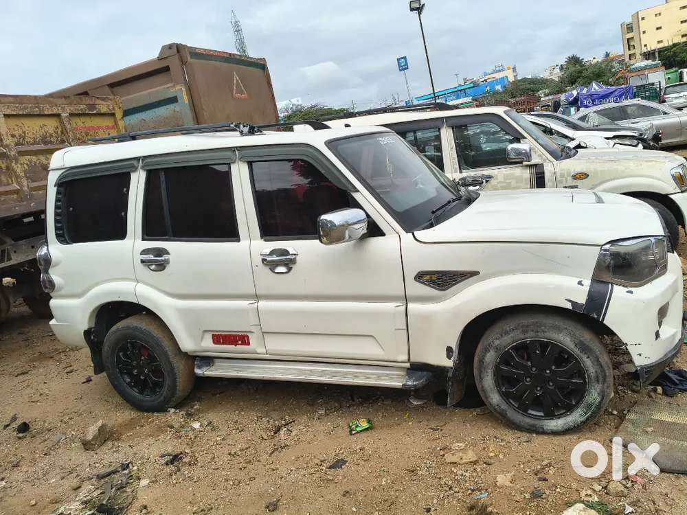 Mahindra Scorpio 2.5 S2 2015