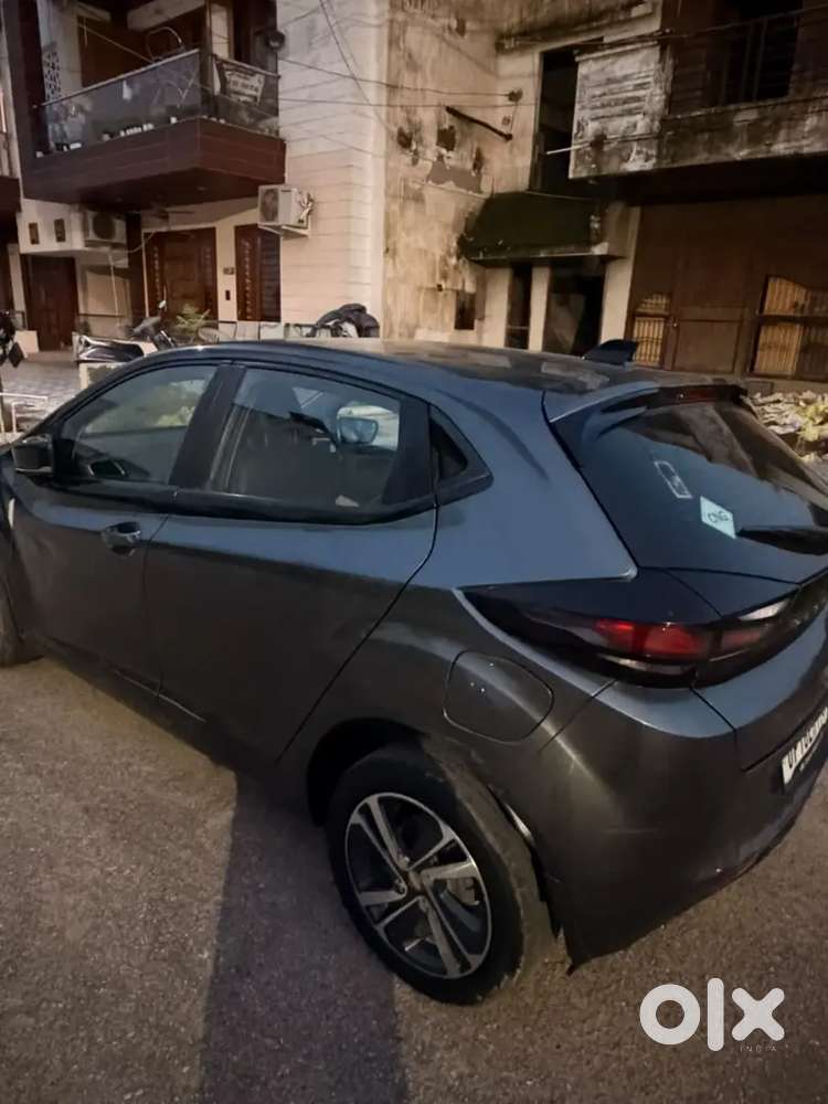 Tata Altroz Xz+ (o)(s) Icng Top Model  Sunroof  May 2024
