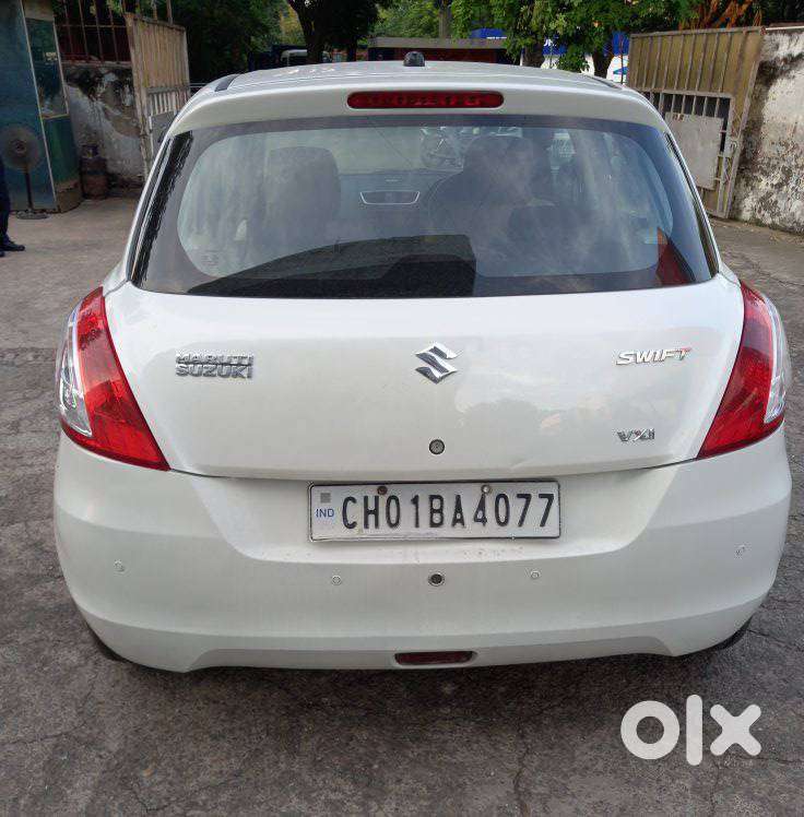 Maruti Suzuki Swift Vxi Optional, 2015, Petrol