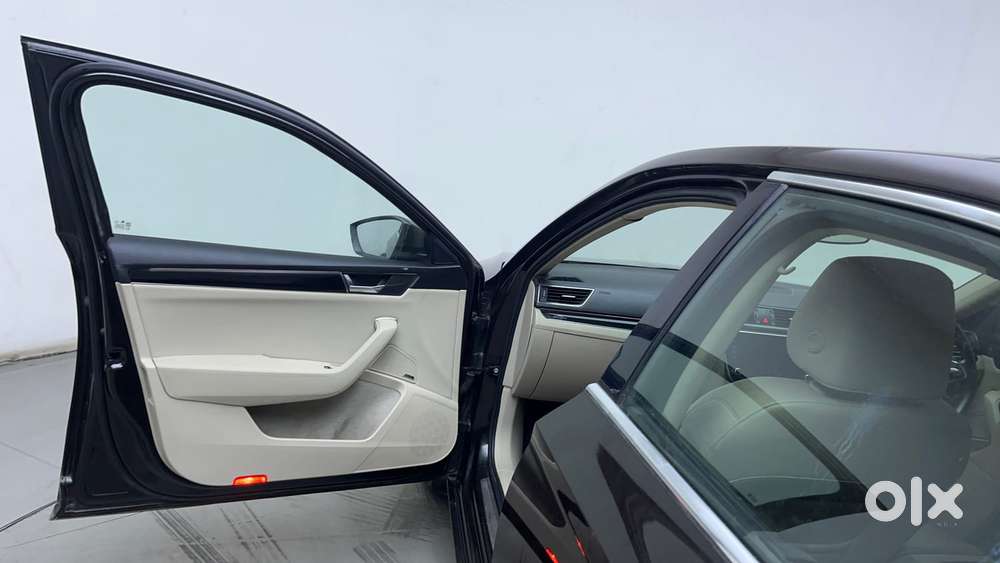 Skoda Superb L&k 1.8 Tsi At, 2021, Petrol