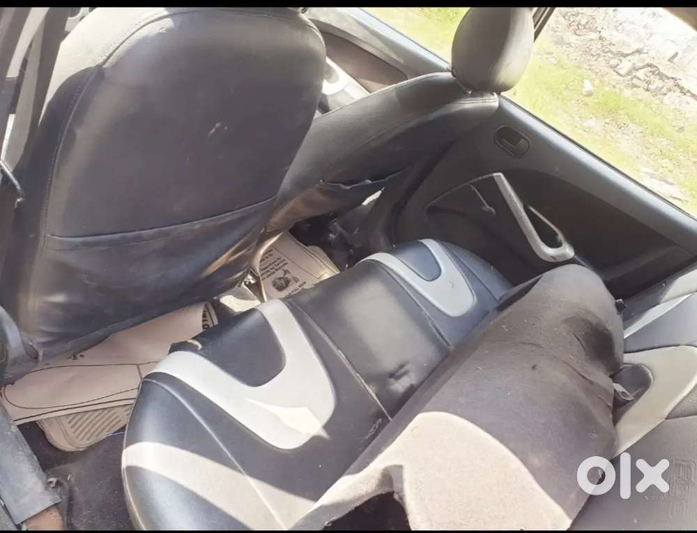 Ford Figo 2012 Petrol 98575 Km Driven