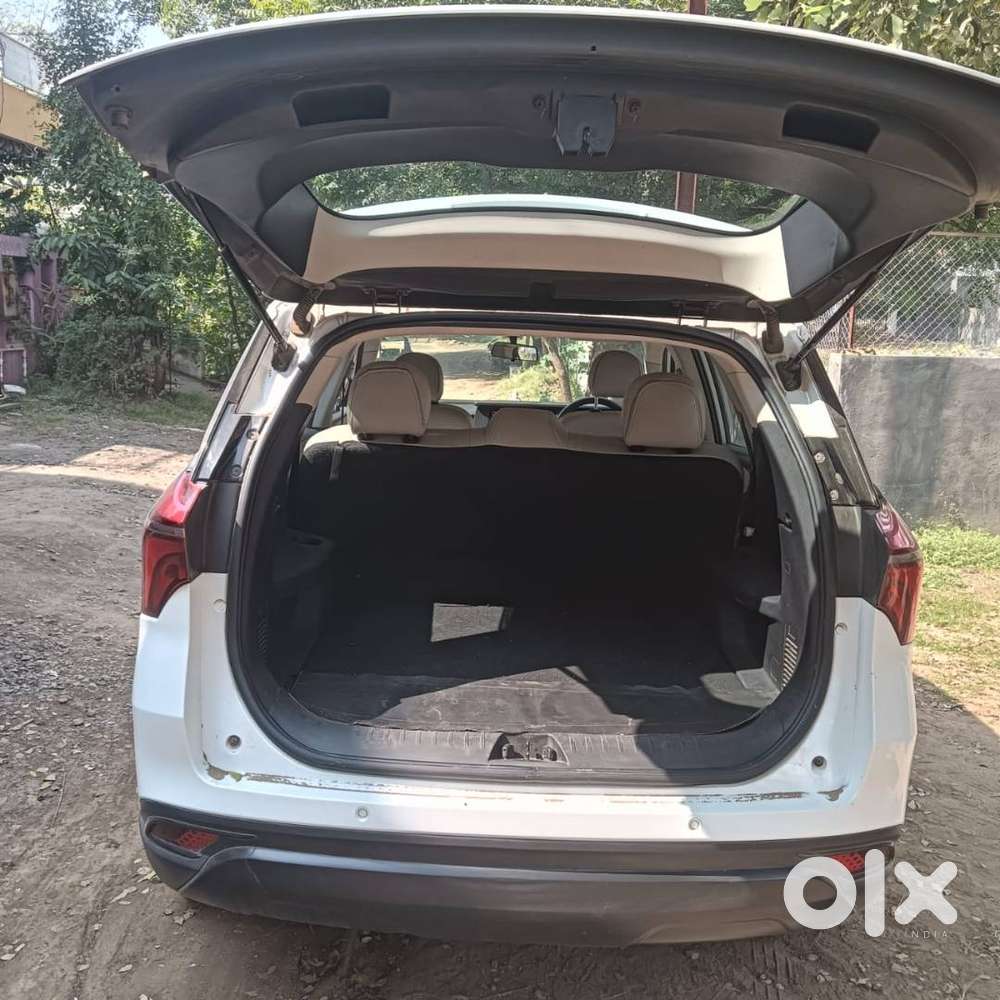 Mahindra Xuv700 Mx Diesel 2023 Good Condition New Battery + New Tier