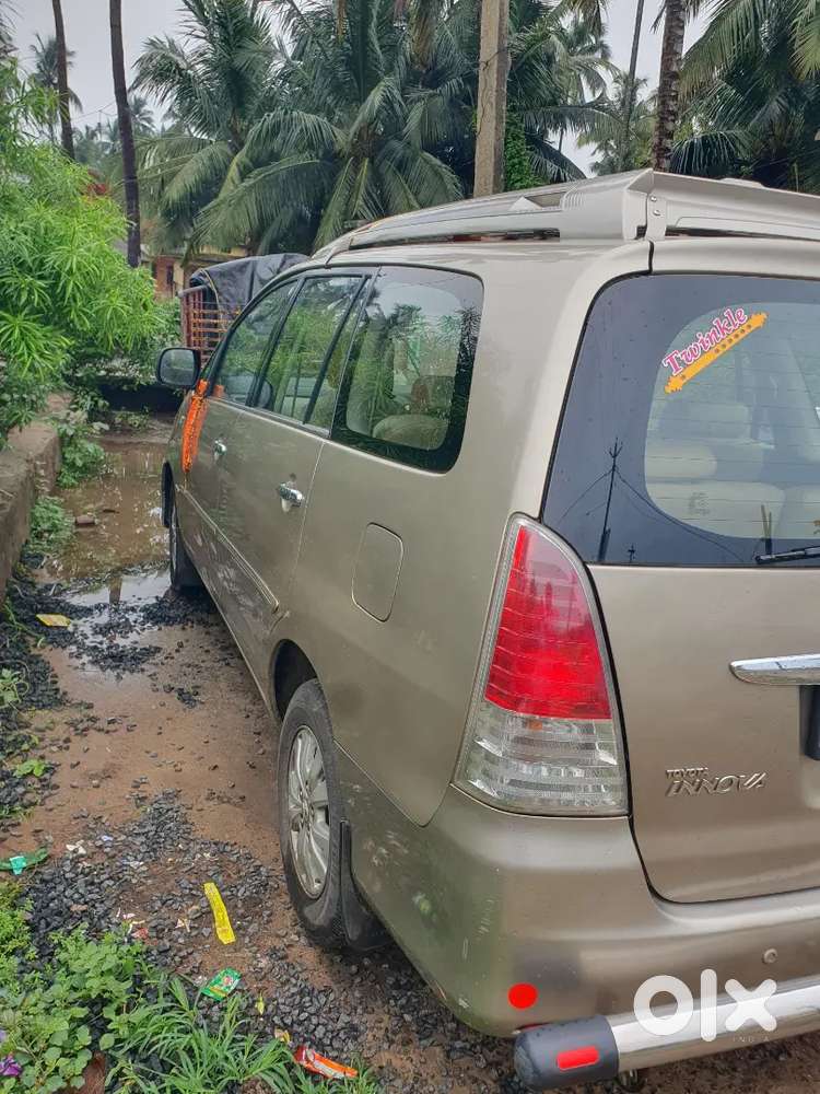 Toyota Innova 2.5 V 2010