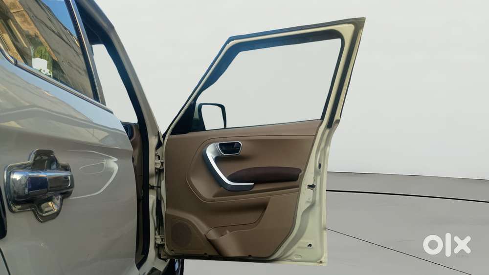 Mahindra Tuv 300 T8, 2018, Diesel