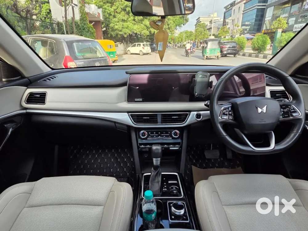 Mahindra Xuv700 2025 Diesel Luxury