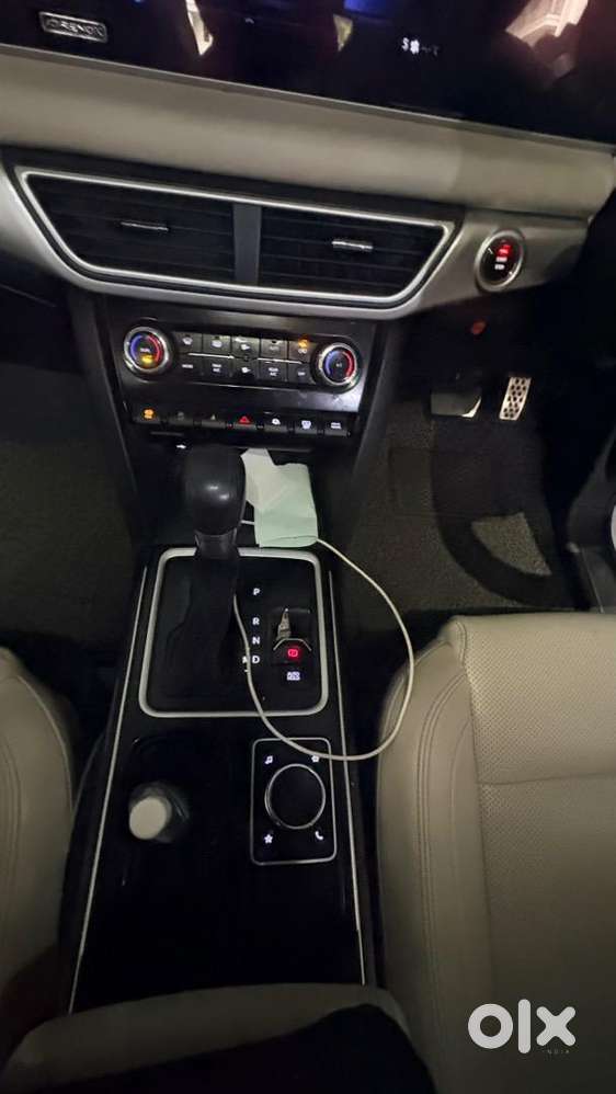 Mahindra Xuv700 2022 Diesel Well Maintained Under Warranty  Automatic