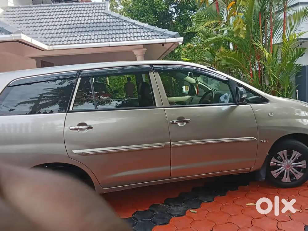 Toyota Innova 2010 Diesel 182000 Km Driven