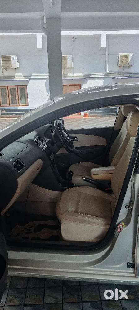 Show Room Track And Well Maintained