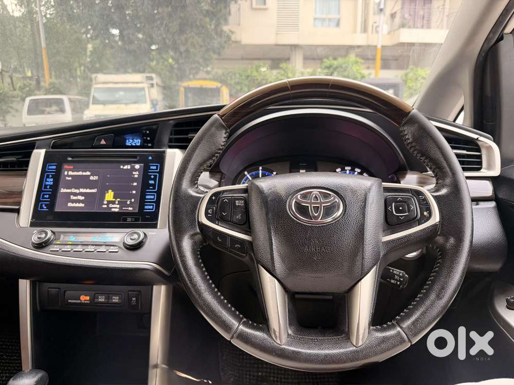 Toyota Innova Crysta 2.8z Automatic, 2016, Diesel