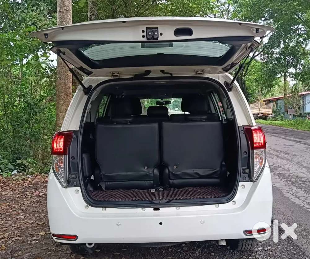 Toyota Innova Crysta 2016 Bs4  Diesel Well Maintained